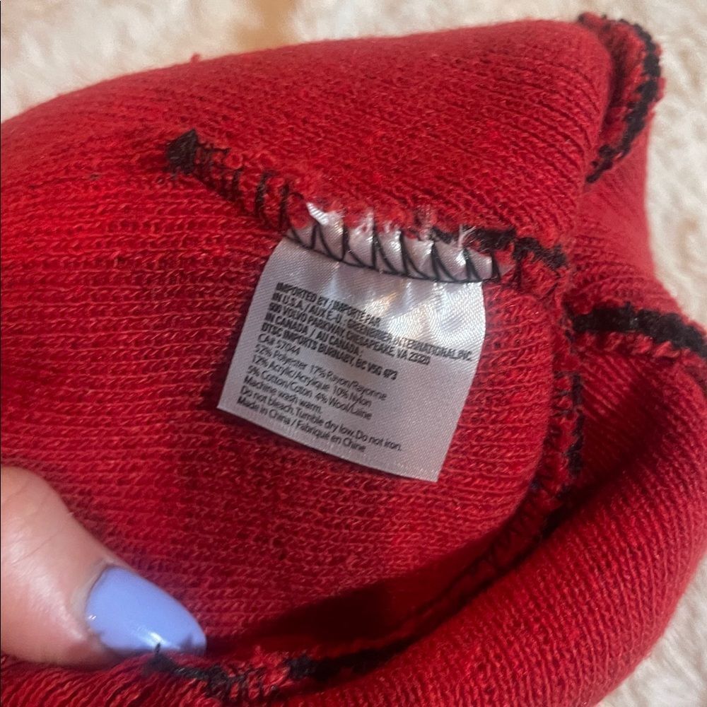 Canada Knit Beanie Hat - Picture 3 of 3
